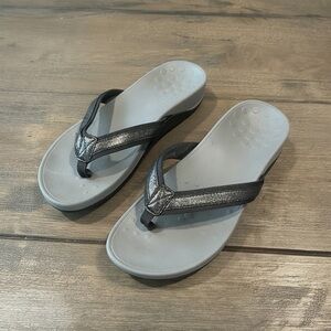 Vionic Women’s High Tide‎ Platform Sandal Gray & Black Size 10